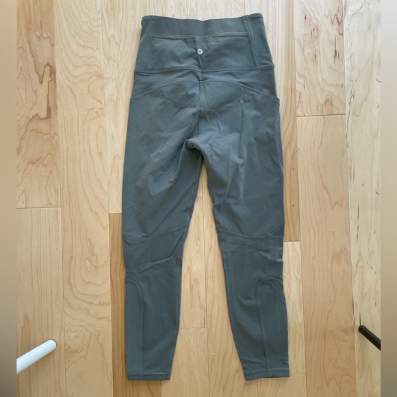 Rare Lululemon Grey Sage Textured Leggings - Picture 4 of 6